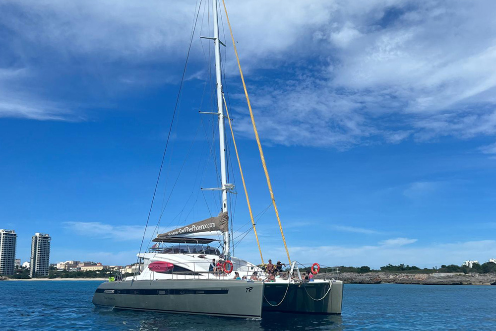 The Blu Bi U is an elegantly designed yacht, with clean lines.